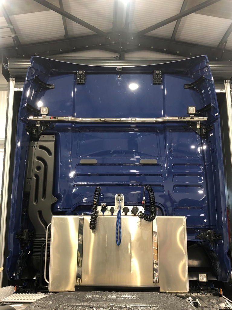 Aluminum BakBar for MAN TG3 GX & GM Cabs | Car & Truck Care Nederland